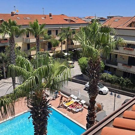 Sicilia, Mansarda Le Due Terrazze Lägenhet Mascali Exteriör bild