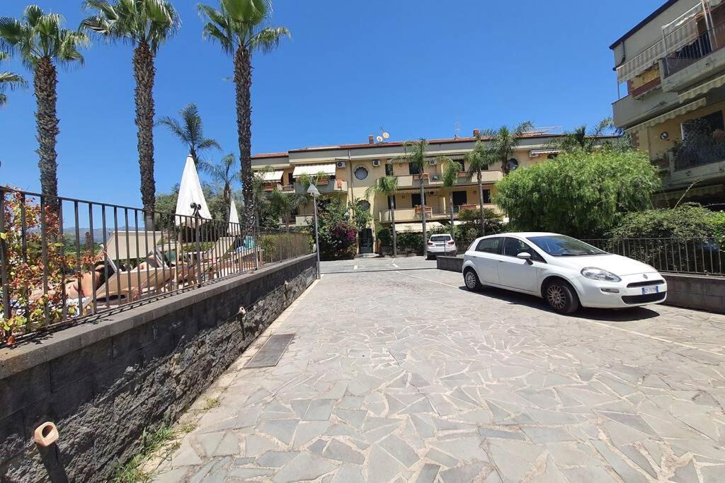 Sicilia, Mansarda Le Due Terrazze Lägenhet Mascali Exteriör bild