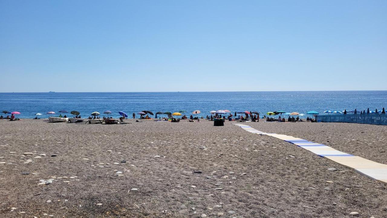Sicilia, Mansarda Le Due Terrazze Lägenhet Mascali Exteriör bild